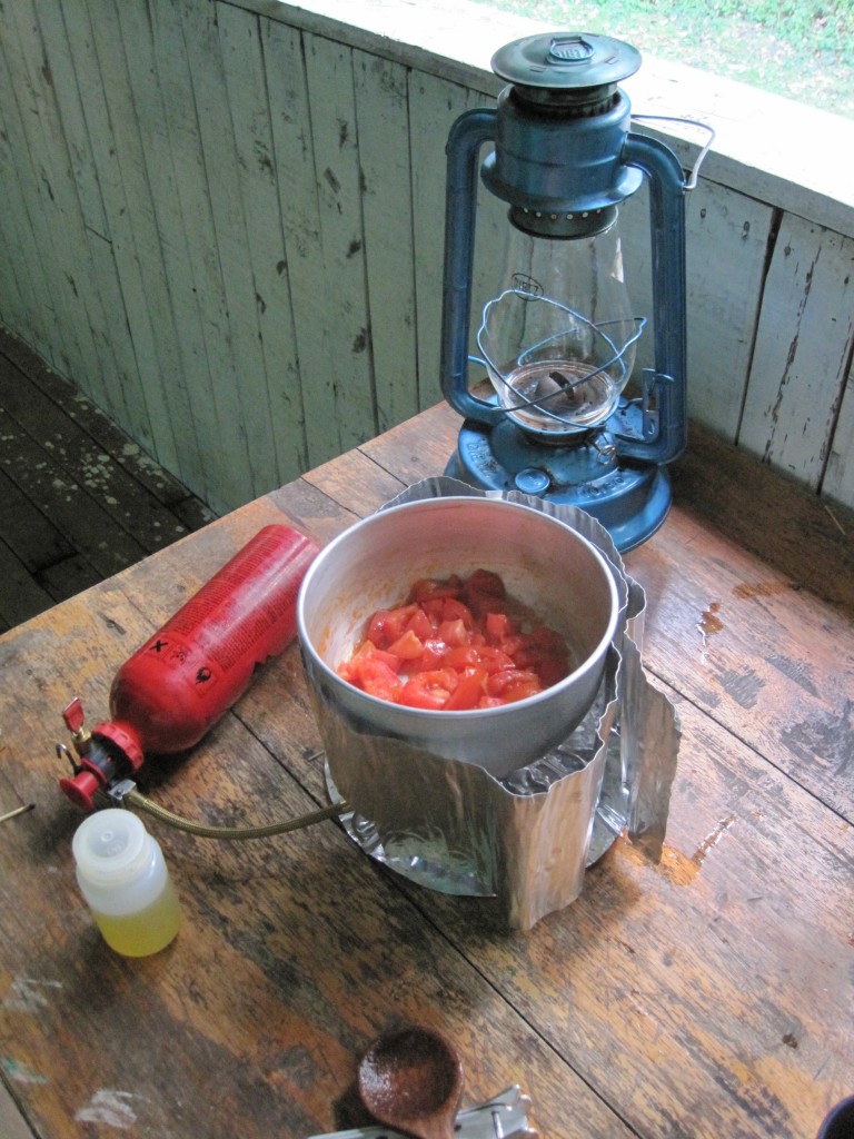 Omdat er verder geen eten te krijgen, kook ik zelf mijn potje.